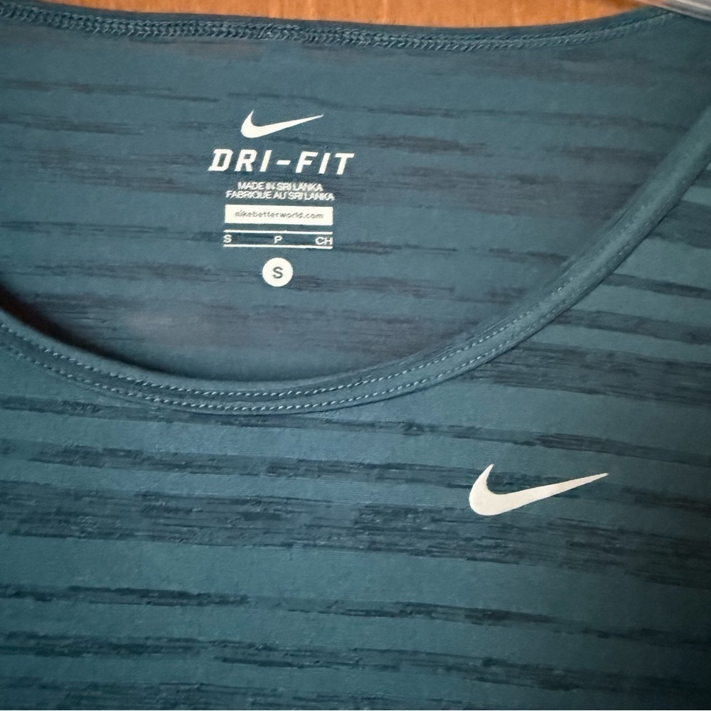 Nike NWT Dark Teal Women's Blue Dri-FIT Top Sz S Ret $40. Semi Sheer - Picture 3 of 6